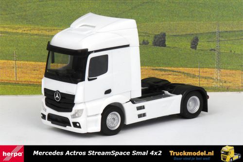 Herpa 309882 Mercedes Actros StreamSpace Smal 4x2 trekker