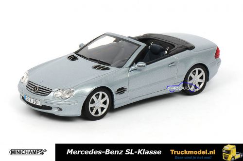 Minichamps B6 696 1923 Mercedes-Benz SL-Klasse Cabriolet Tellurium Silver metallic